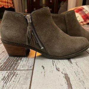 Vionic ankle bootie. Size 8. Wore once.